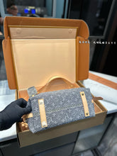 Load image into Gallery viewer, LB1216 CarryAll PM / 11.4 x 9.4 x 4.7 inches
