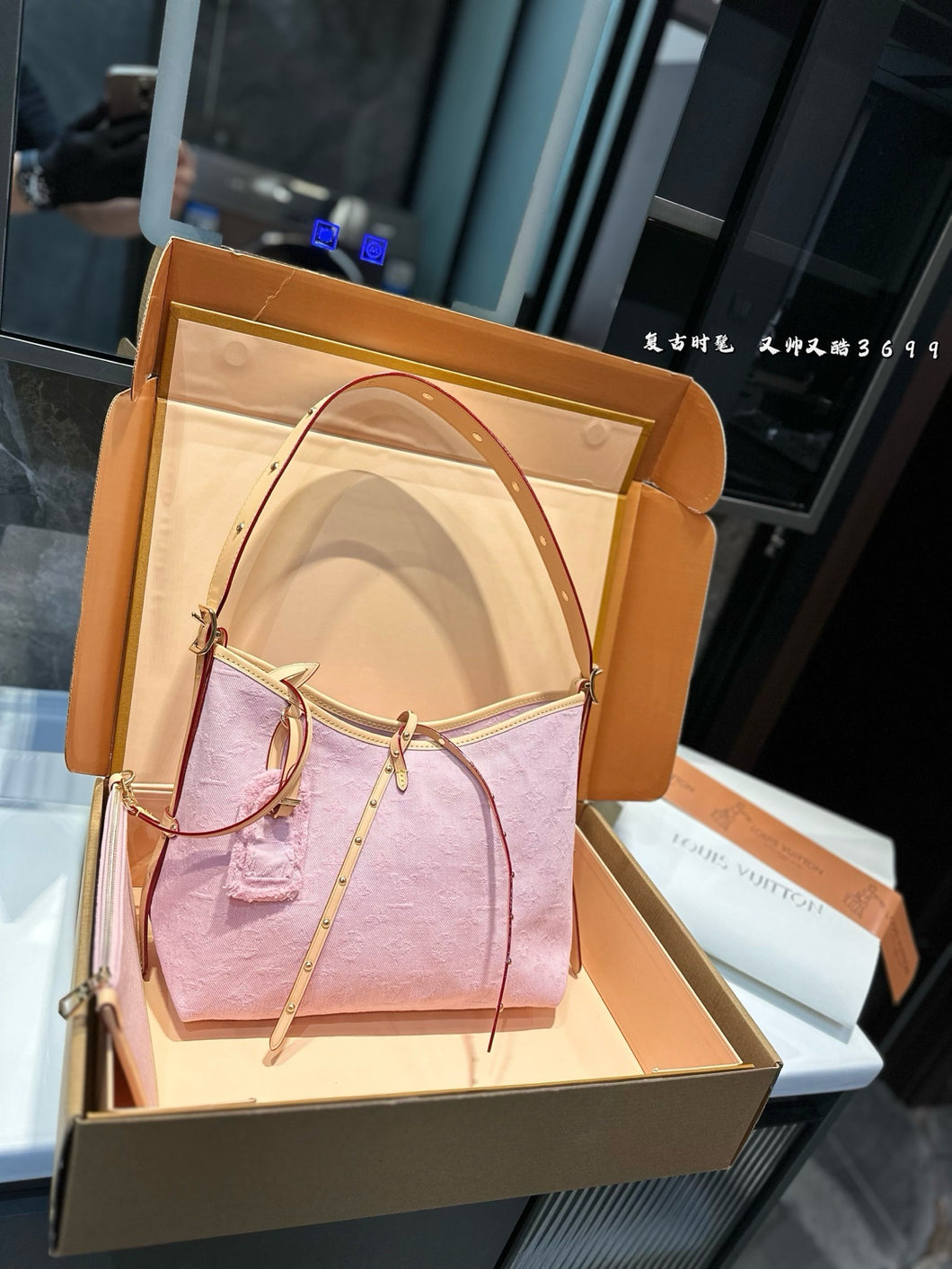 LB1217 CarryAll PM / 11.4 x 9.4 x 4.7 inches