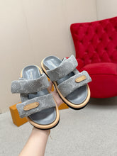 Load image into Gallery viewer, SE1746 Louis Vuitton x Takashi Murakami (TM) Monogram Slides
