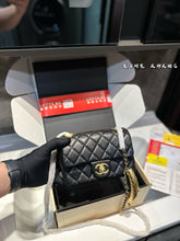 Load image into Gallery viewer, CC1115 Small Flap Bag / 4.7 × 7.8 × 2.3 in
