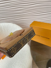 Load image into Gallery viewer, JW802 LB Ashtray / 4.9x4.9inch
