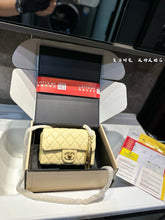 Load image into Gallery viewer, CC1115 Small Flap Bag / 4.7 × 7.8 × 2.3 in
