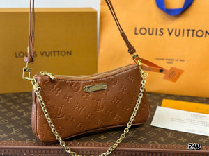 LB1051 Liv Pochette / 9.6 x 5.3 x 2.6 inches