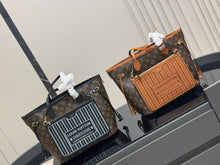 Load image into Gallery viewer, LB1215 Neverfull Inside Out MM / 12.2 x 11 x 5.5 inches
