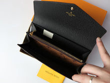 Load image into Gallery viewer, LB1462 Louis Vuitton Sarah Wallet / 19 x 10.5 x 2 cm
