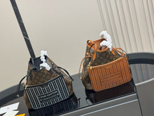 Load image into Gallery viewer, LB1215 Neverfull Inside Out MM / 12.2 x 11 x 5.5 inches
