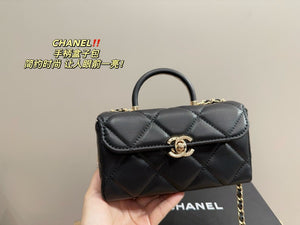 CC866 Mini Box Bag / 4.1 × 6.6 × 3.1 in