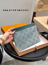 Load image into Gallery viewer, LB1223 Pochette To-Go / 11.8 x 8.5 x 0.4 inches
