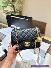 Load image into Gallery viewer, CC1016 Mini Classic Handbag / 5.3 × 6.6 × 3.1 in
