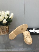 Load image into Gallery viewer, SE1286 CC Moccasins / Size5-10
