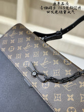 Load image into Gallery viewer, LB1465 Louis Vuitton Robusto Briefcase / 40 x 28 x 10 cm
