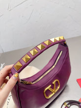 Load image into Gallery viewer, VLTN082 Vlogo Shoulder Bag / 11.8x6.3inch
