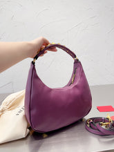 Load image into Gallery viewer, VLTN082 Vlogo Shoulder Bag / 11.8x6.3inch
