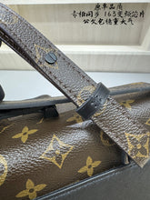 Load image into Gallery viewer, LB1465 Louis Vuitton Robusto Briefcase / 40 x 28 x 10 cm
