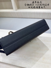 Load image into Gallery viewer, LB1465 Louis Vuitton Robusto Briefcase / 40 x 28 x 10 cm
