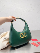 Load image into Gallery viewer, VLTN082 Vlogo Shoulder Bag / 11.8x6.3inch
