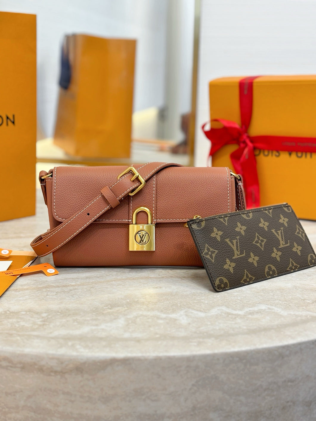 LB1222 Wallet On Chain Low Key / 8.7 x 5.1 x 1.4 inches / HIGHEST QUALITY VERSION