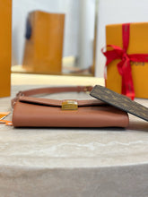 Load image into Gallery viewer, LB1222 Wallet On Chain Low Key / 8.7 x 5.1 x 1.4 inches / HIGHEST QUALITY VERSION
