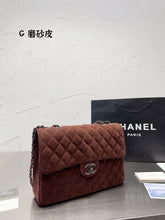 Load image into Gallery viewer, CC799 Large Classic Handbag / 7.6 × 11.7 × 3.9 in
