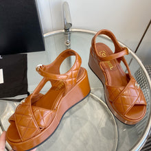 Load image into Gallery viewer, SE1316 CC Sandals /  Size5-10

