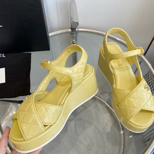 Load image into Gallery viewer, SE1317 CC Sandals /  Size5-10
