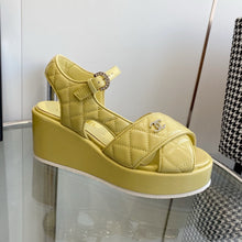 Load image into Gallery viewer, SE1317 CC Sandals /  Size5-10
