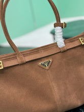 Load image into Gallery viewer, PD315 Cocoa Medium/Large Suede Handbag / HIGHEST QUALITY VERSION（
