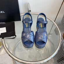 Load image into Gallery viewer, SE1318 CC Sandals /  Size5-10
