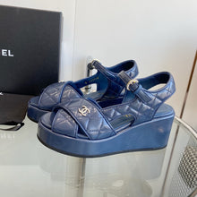 Load image into Gallery viewer, SE1318 CC Sandals /  Size5-10
