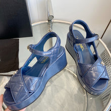 Load image into Gallery viewer, SE1318 CC Sandals /  Size5-10

