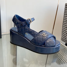 Load image into Gallery viewer, SE1318 CC Sandals /  Size5-10
