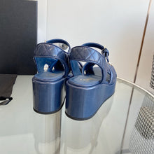 Load image into Gallery viewer, SE1318 CC Sandals /  Size5-10
