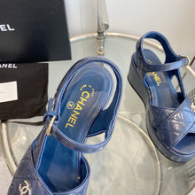 Load image into Gallery viewer, SE1318 CC Sandals /  Size5-10
