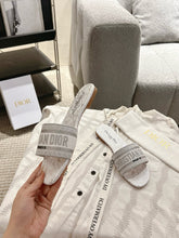 Load image into Gallery viewer, SE1657 Dior Dway Slide / Size5-12
