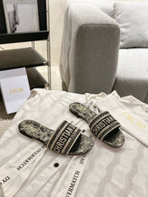 Load image into Gallery viewer, SE1661 Dior Dway Slide / Size5-12
