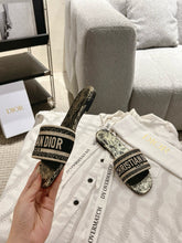 Load image into Gallery viewer, SE1661 Dior Dway Slide / Size5-12
