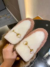 Load image into Gallery viewer, SE1290 GG Princetown Slipper / Size5-10
