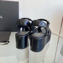 Load image into Gallery viewer, SE1321 CC Sandals /  Size5-10
