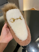 Load image into Gallery viewer, SE1290 GG Princetown Slipper / Size5-10
