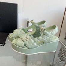 Load image into Gallery viewer, SE1322 CC Sandals /  Size5-10
