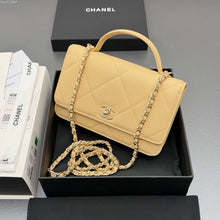 Load image into Gallery viewer, CC1419 Chanel Handle WOC / HIGHEST QUALITY VERSION / 19.5 x 12 x 3.5 cm
