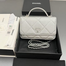 Load image into Gallery viewer, CC1420 Chanel Handle WOC / HIGHEST QUALITY VERSION / 19.5 x 12 x 3.5 cm
