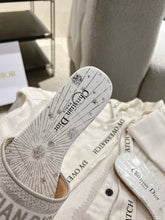 Load image into Gallery viewer, SE1654 Dior Dway Slide / Size5-12

