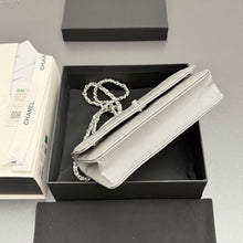 Load image into Gallery viewer, CC1420 Chanel Handle WOC / HIGHEST QUALITY VERSION / 19.5 x 12 x 3.5 cm
