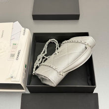 Load image into Gallery viewer, CC1420 Chanel Handle WOC / HIGHEST QUALITY VERSION / 19.5 x 12 x 3.5 cm
