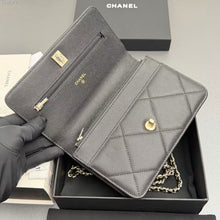 Load image into Gallery viewer, CC1421 Chanel Handle WOC / HIGHEST QUALITY VERSION / 19.5 x 12 x 3.5 cm
