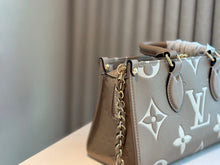 Load image into Gallery viewer, LB899 OnTheGo East West / 9.8 x 5.1 x 3.9 inches
