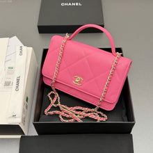 Load image into Gallery viewer, CC1422 Chanel Handle WOC / HIGHEST QUALITY VERSION / 19.5 x 12 x 3.5 cm
