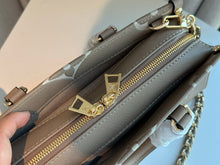 Load image into Gallery viewer, LB899 OnTheGo East West / 9.8 x 5.1 x 3.9 inches
