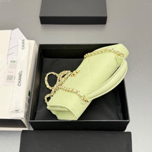 Load image into Gallery viewer, CC1423 Chanel Handle WOC / HIGHEST QUALITY VERSION / 19.5 x 12 x 3.5 cm
